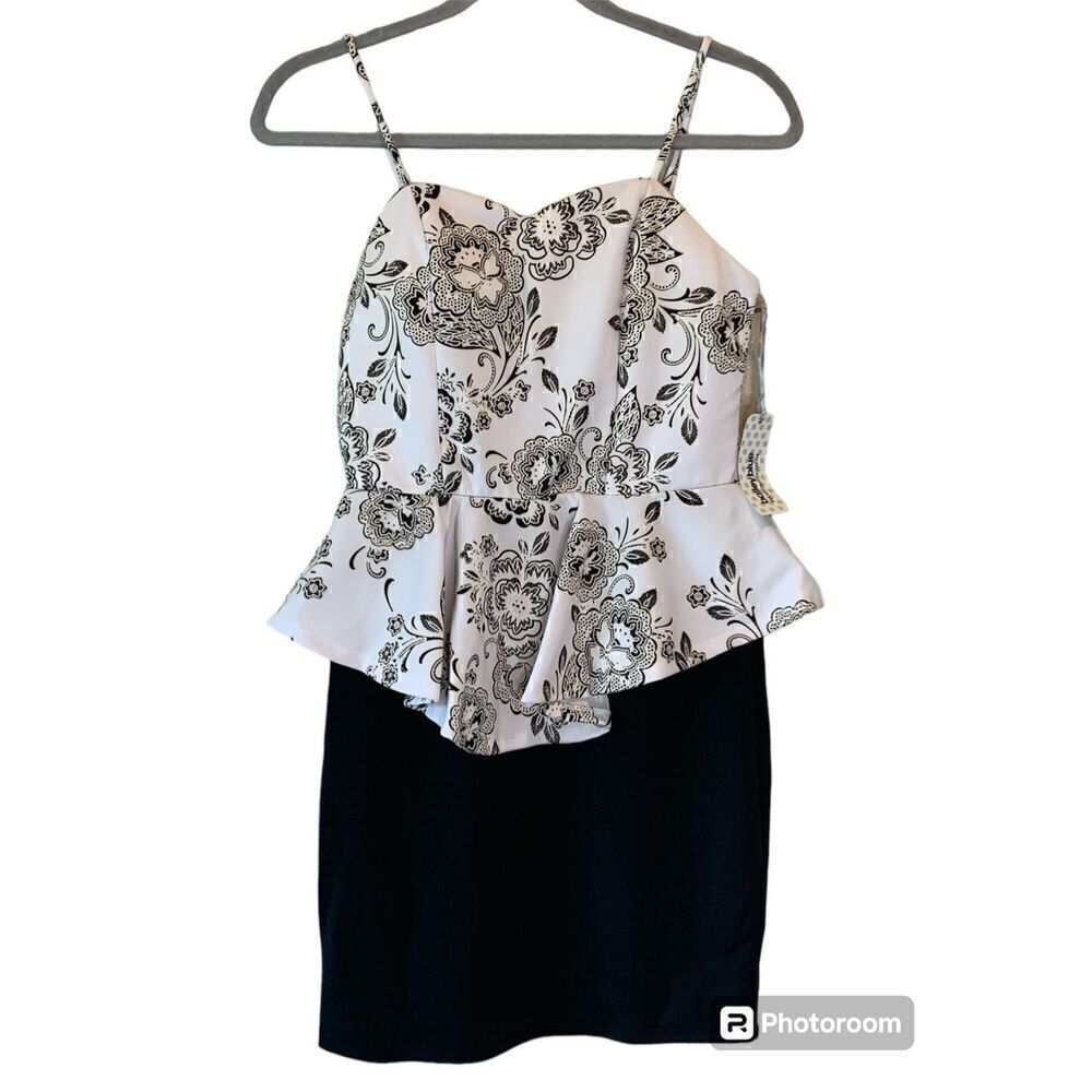 NWT Bailey Blue Black and White Floral Dress Medium